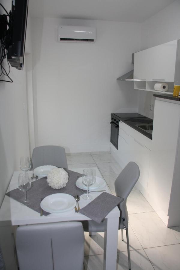 Lea Apartment Sibenik Luaran gambar