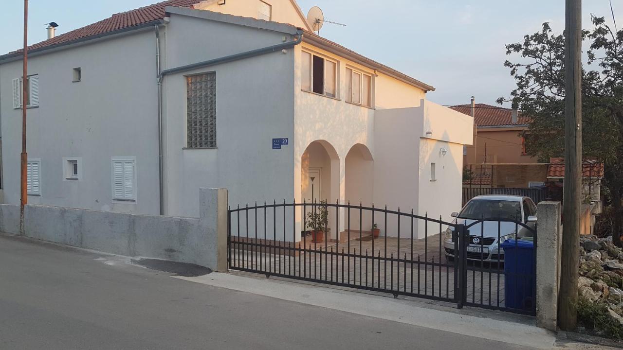 Lea Apartment Sibenik Luaran gambar