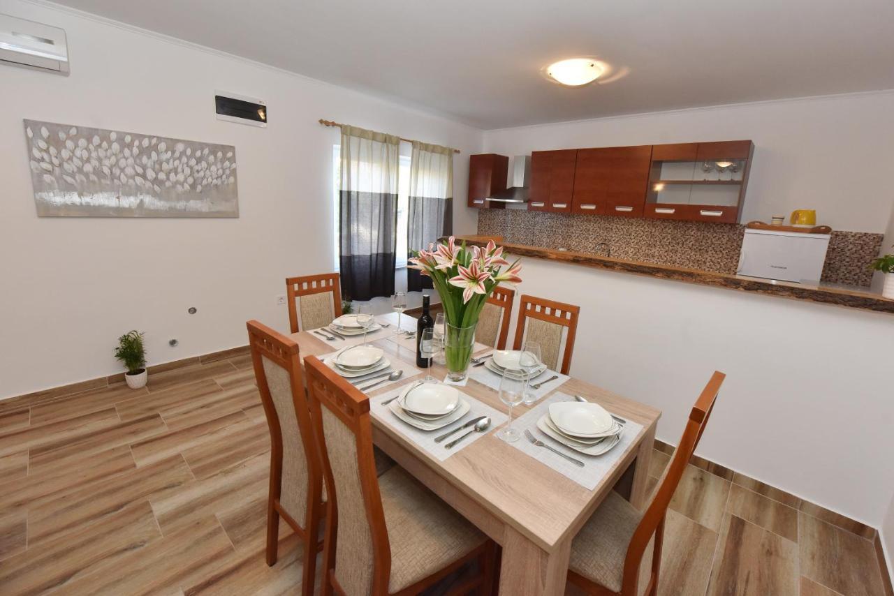 Lea Apartment Sibenik Luaran gambar