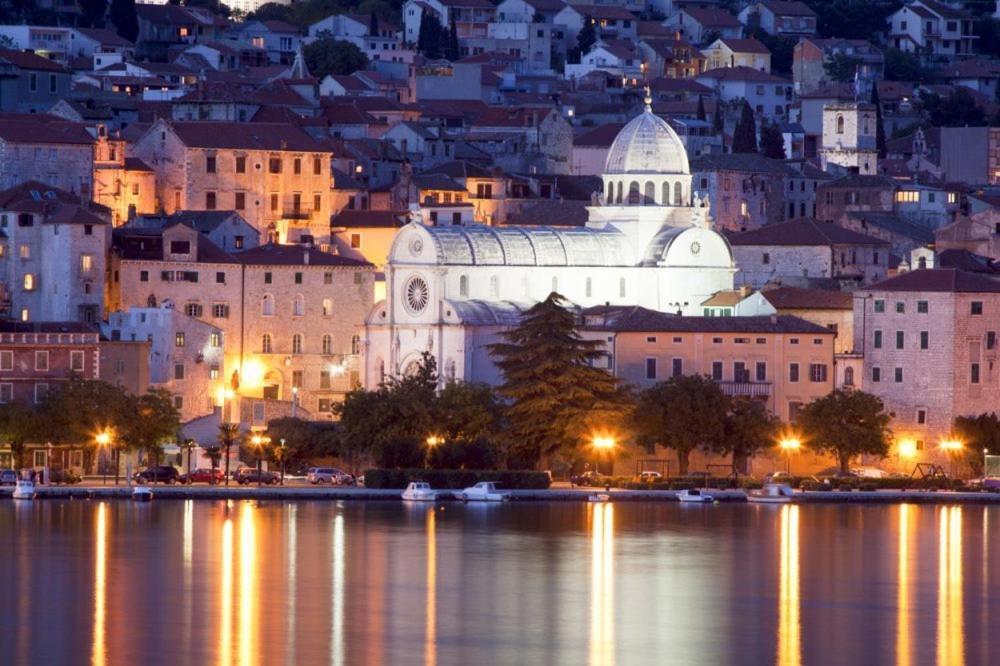 Lea Apartment Sibenik Luaran gambar