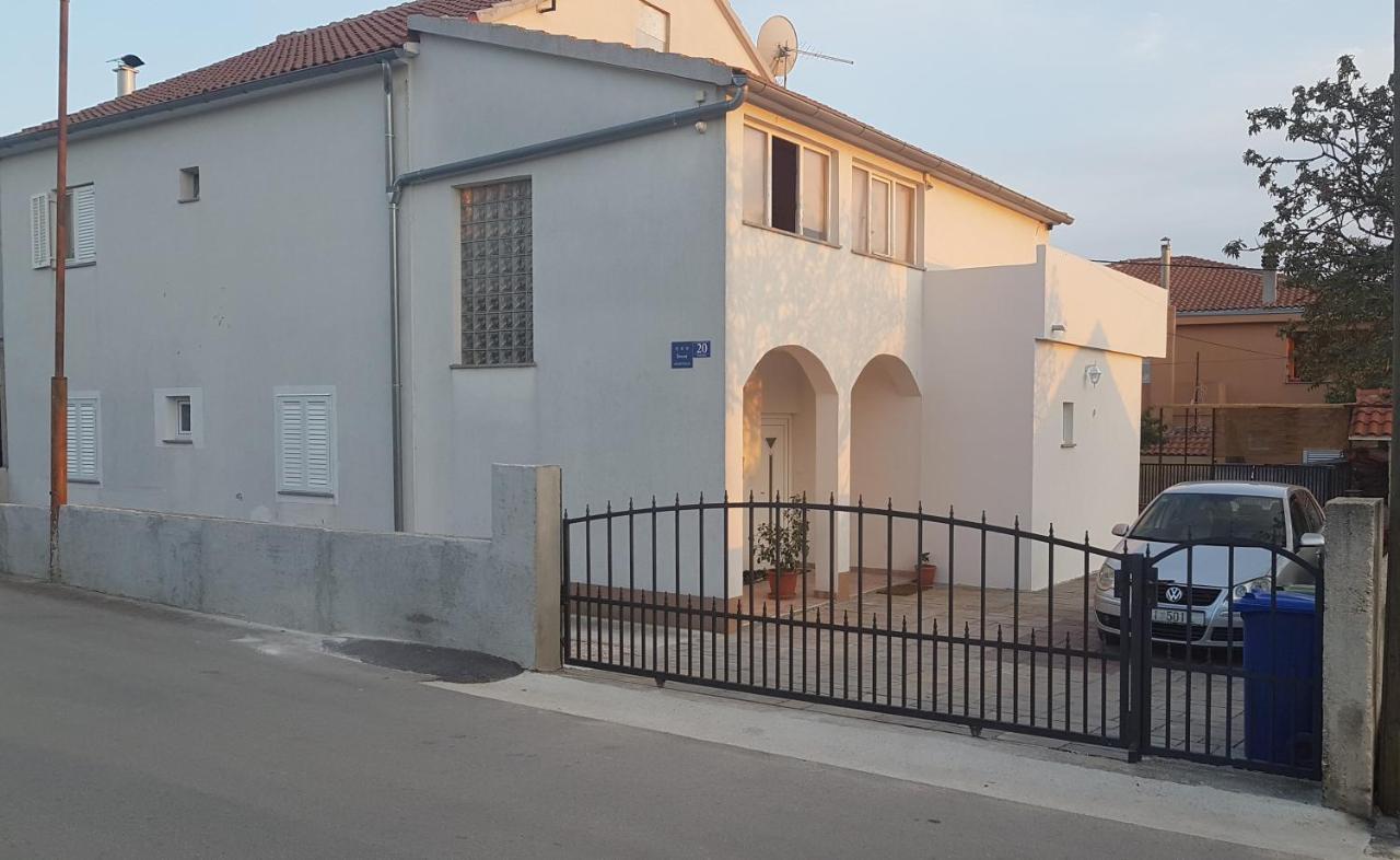 Lea Apartment Sibenik Luaran gambar